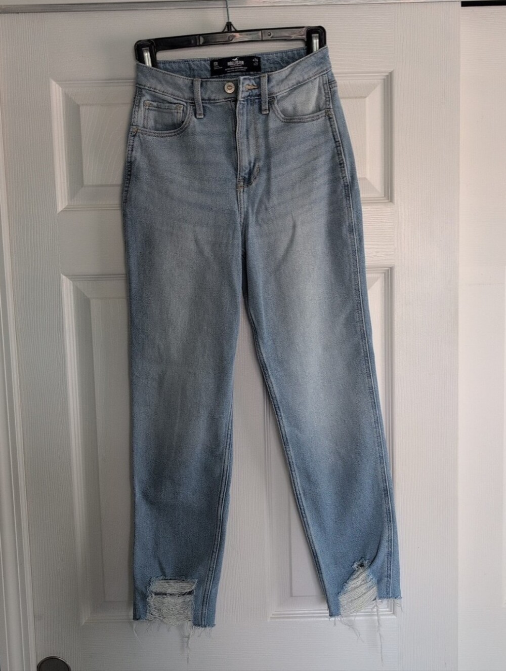 Hollister Jeans -- Ultra High-Rise Mom Jean, Size 0R (W24, L27)